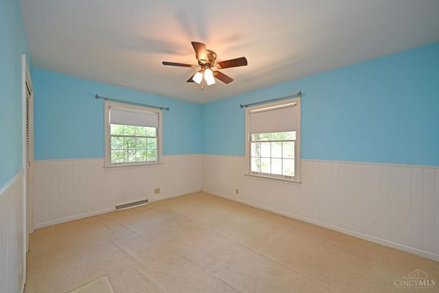 359 Woodknoll Terrace, Wyoming, OH 45215