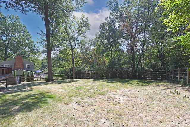 359 Woodknoll Terrace, Wyoming, OH 45215