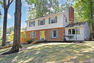 359 Woodknoll Terrace, Wyoming, OH 45215