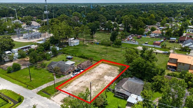 8706 Lawnridge, Houston, TX 77016