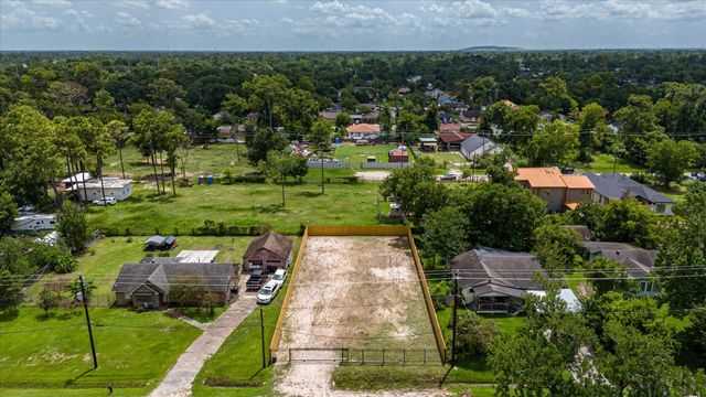 8706 Lawnridge, Houston, TX 77016