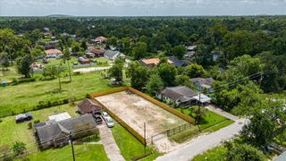 8706 Lawnridge, Houston, TX 77016