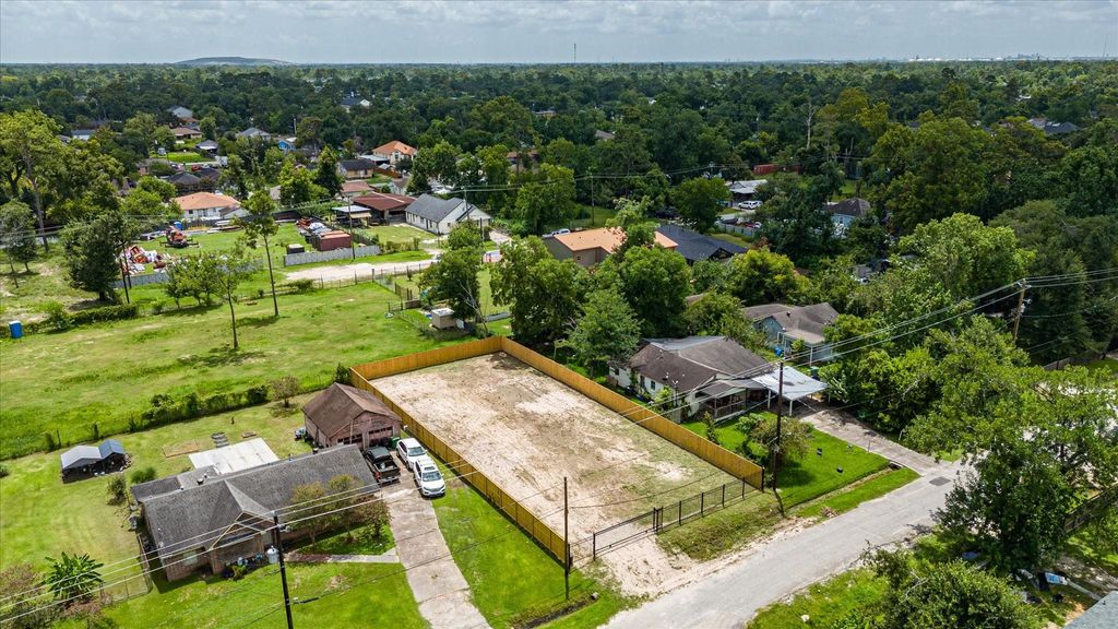 8706 Lawnridge, Houston, TX 77016