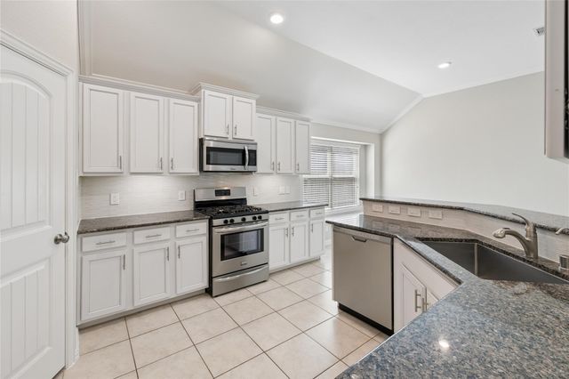 2357 Old Stone Drive, Conroe, TX 77304