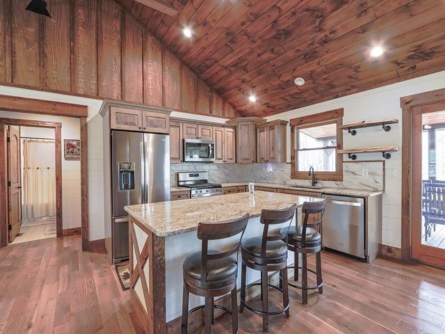 554 SE Tipton Springs Road, Morganton, GA 30560