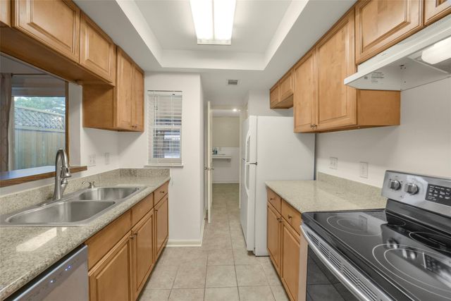 9662 Westview Drive 5, Houston, TX 77055
