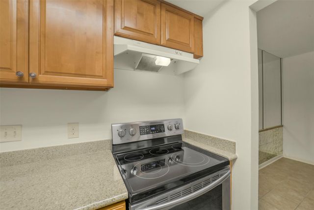 9662 Westview Drive 5, Houston, TX 77055