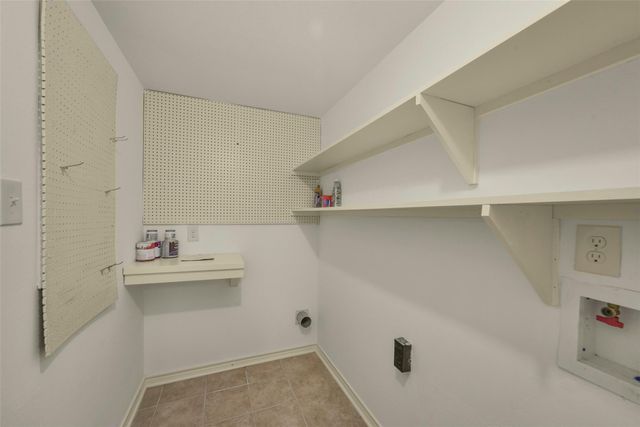 9662 Westview Drive 5, Houston, TX 77055