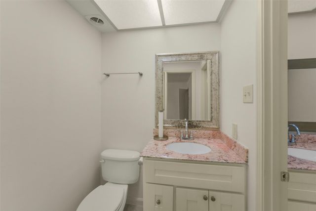 9662 Westview Drive 5, Houston, TX 77055