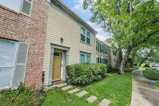 9662 Westview Drive 5, Houston, TX 77055