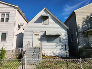 10623 S Perry Avenue, Chicago, IL 60628