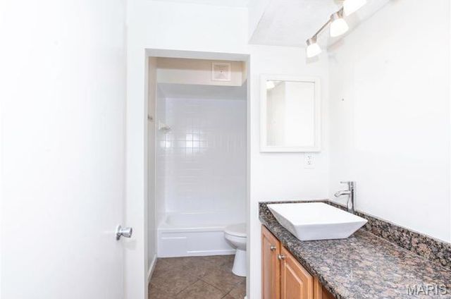 4355 Maryland Avenue 330, St Louis, MO 63108