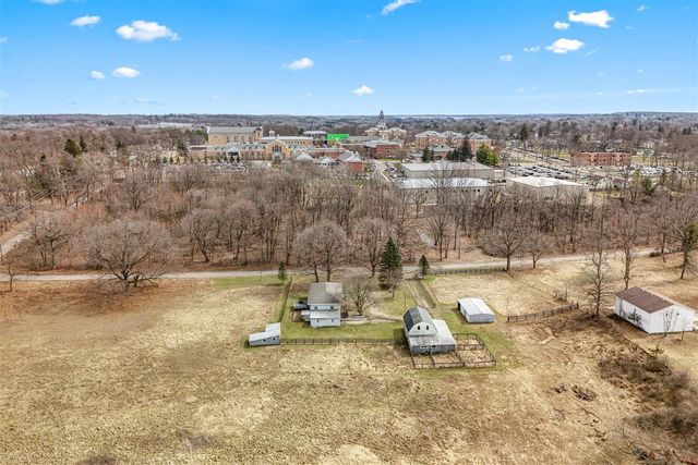 104 Mcclellan Street, Hillsdale, MI 49242