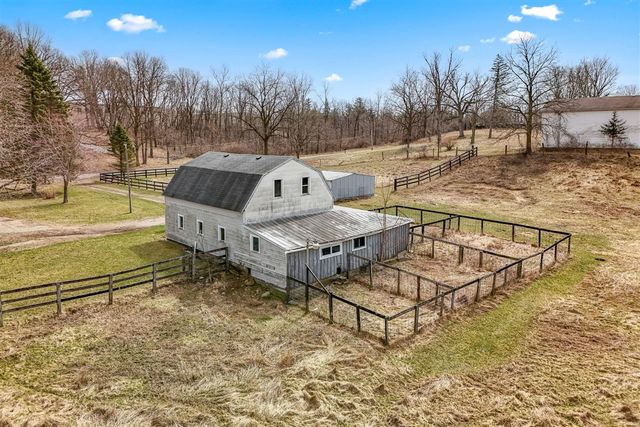 104 Mcclellan Street, Hillsdale, MI 49242