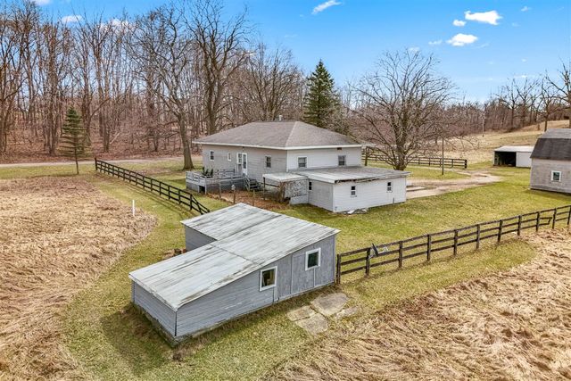 104 Mcclellan Street, Hillsdale, MI 49242