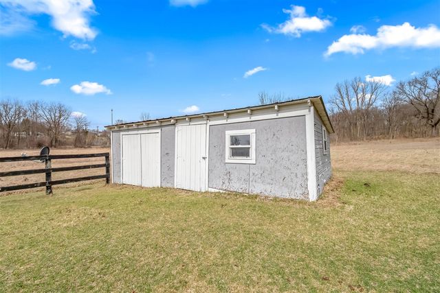 104 Mcclellan Street, Hillsdale, MI 49242