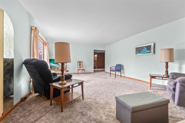 104 Mcclellan Street, Hillsdale, MI 49242