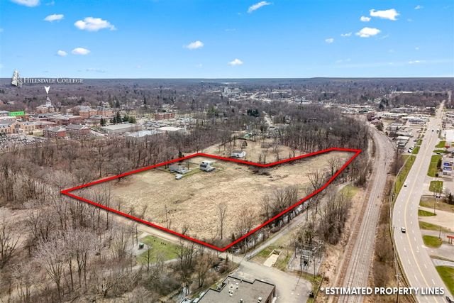 104 Mcclellan Street, Hillsdale, MI 49242