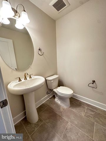443 NOTTOWAY WALK, Alexandria, VA 22304