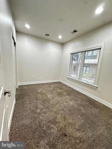 443 NOTTOWAY WALK, Alexandria, VA 22304
