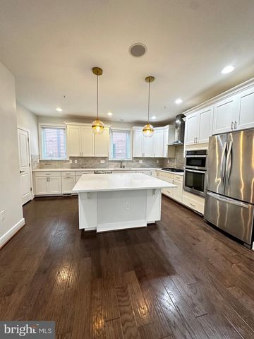 443 NOTTOWAY WALK, Alexandria, VA 22304