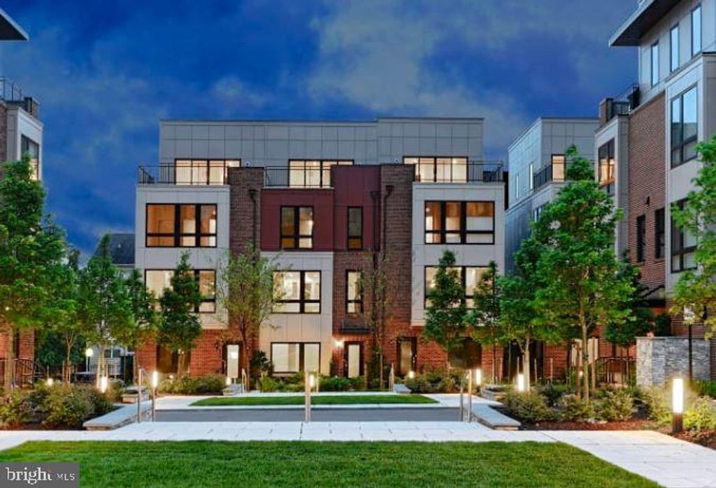 443 NOTTOWAY WALK, Alexandria, VA 22304