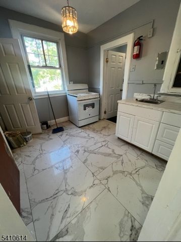 163 Brookdale Ave, Newark City, NJ 07106