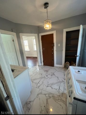 163 Brookdale Ave, Newark City, NJ 07106