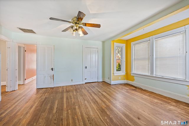 338 Lighthouse Road, New Haven, CT 06512