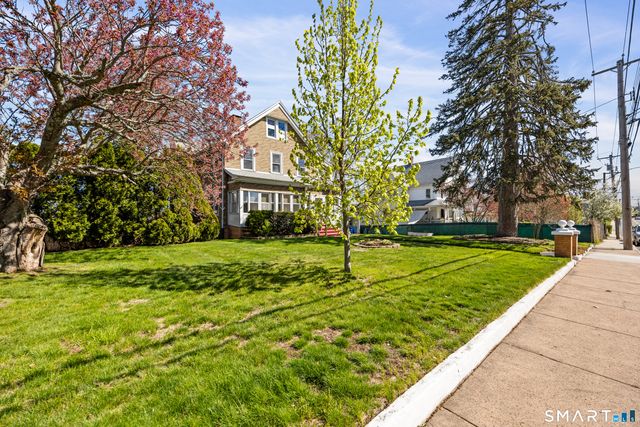 338 Lighthouse Road, New Haven, CT 06512