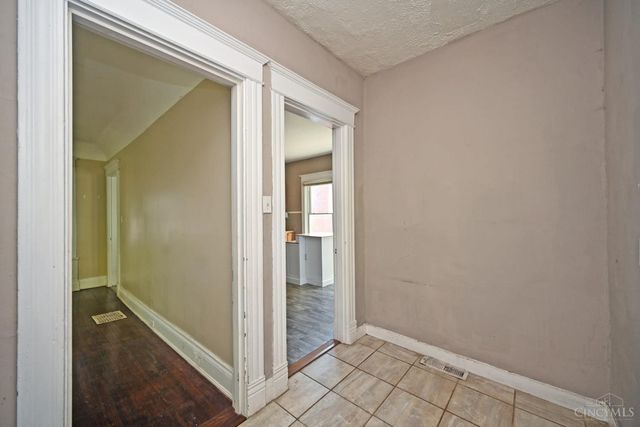 3444 Price Avenue, Cincinnati, OH 45205