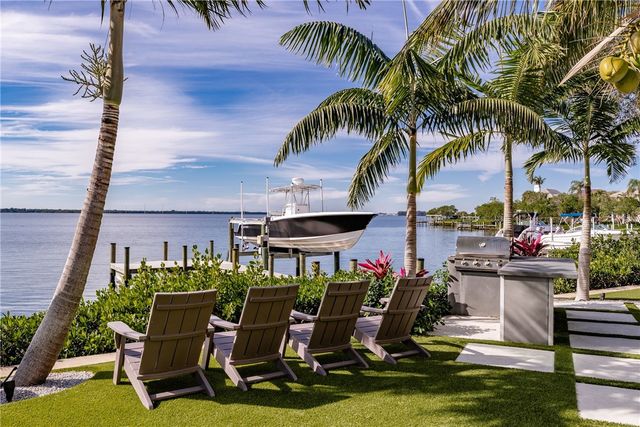 225 Osprey Court, Vero Beach, FL 32963