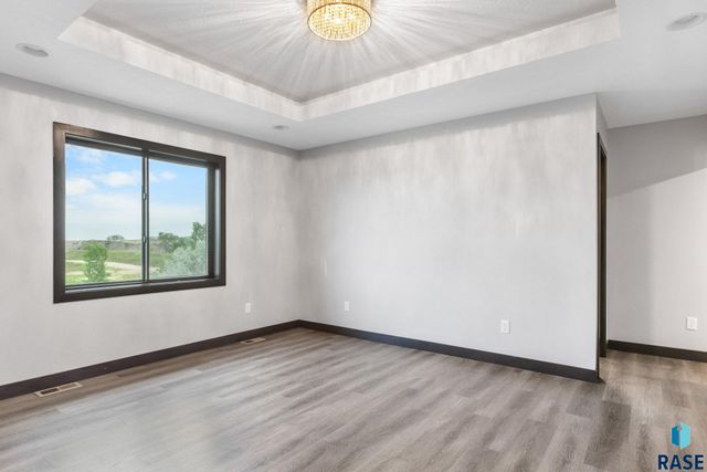 3504 E Broken Arrow St Street, Sioux Falls, SD 57103