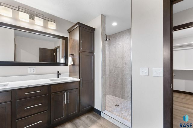 3504 E Broken Arrow St Street, Sioux Falls, SD 57103