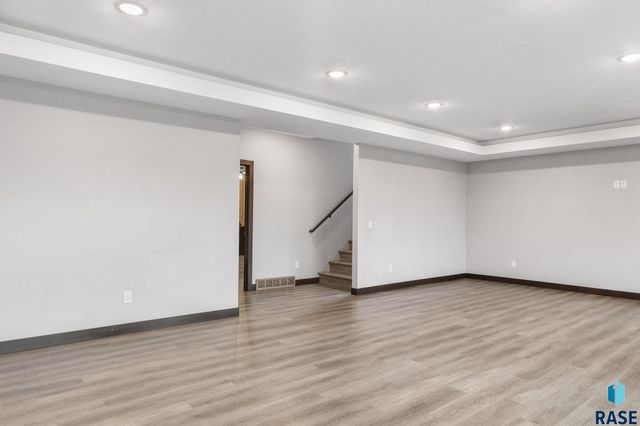 3504 E Broken Arrow St Street, Sioux Falls, SD 57103