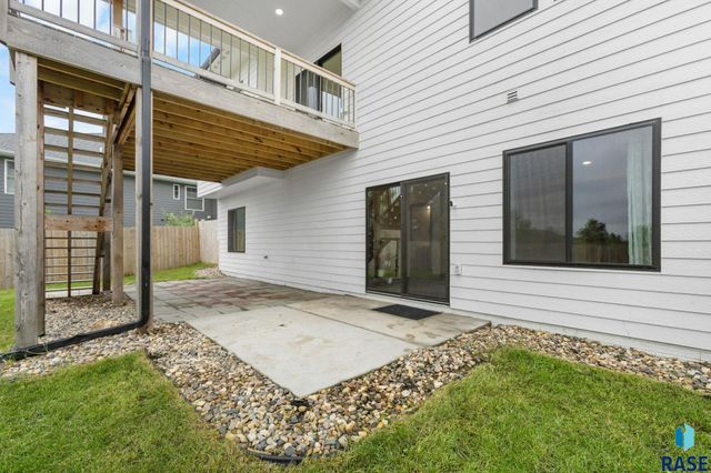 3504 E Broken Arrow St Street, Sioux Falls, SD 57103