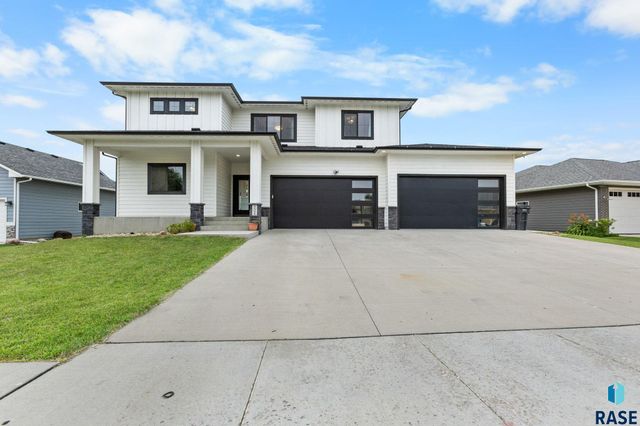 3504 E Broken Arrow St Street, Sioux Falls, SD 57103