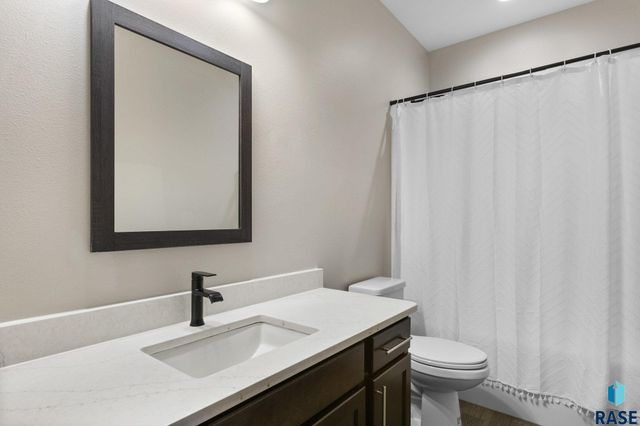 3504 E Broken Arrow St Street, Sioux Falls, SD 57103