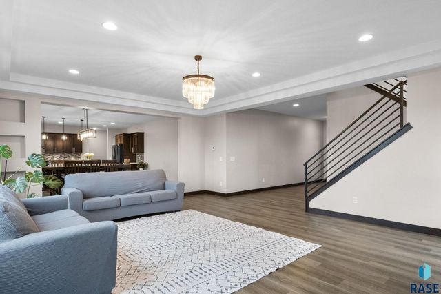 3504 E Broken Arrow St Street, Sioux Falls, SD 57103