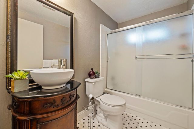 1928 Rosecrans Way, Stockton, CA 95207