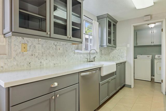 1928 Rosecrans Way, Stockton, CA 95207