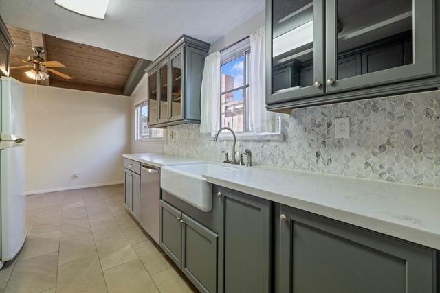 1928 Rosecrans Way, Stockton, CA 95207