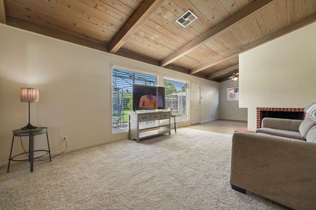 1928 Rosecrans Way, Stockton, CA 95207