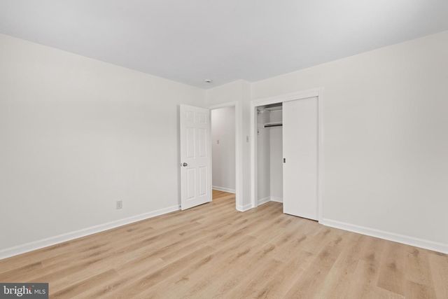 154 E VALLEYBROOK RD, Cherry Hill, NJ 08034