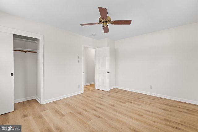 154 E VALLEYBROOK RD, Cherry Hill, NJ 08034