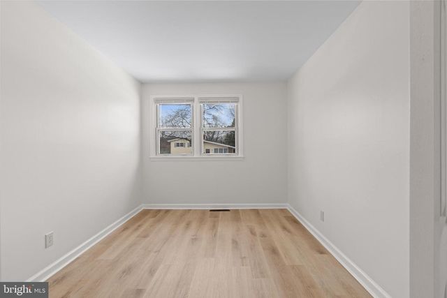 154 E VALLEYBROOK RD, Cherry Hill, NJ 08034