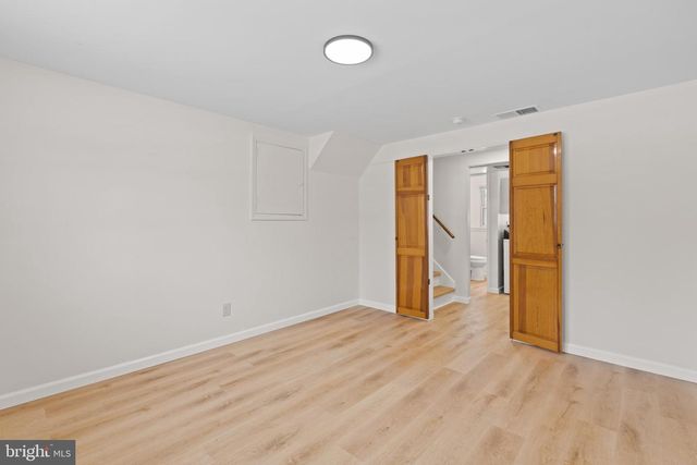 154 E VALLEYBROOK RD, Cherry Hill, NJ 08034