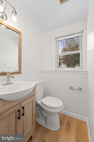 154 E VALLEYBROOK RD, Cherry Hill, NJ 08034