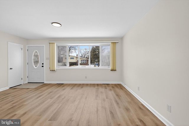 154 E VALLEYBROOK RD, Cherry Hill, NJ 08034