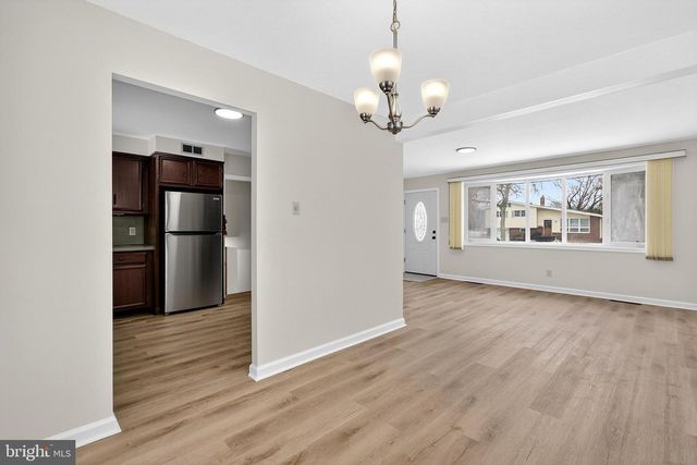 154 E VALLEYBROOK RD, Cherry Hill, NJ 08034